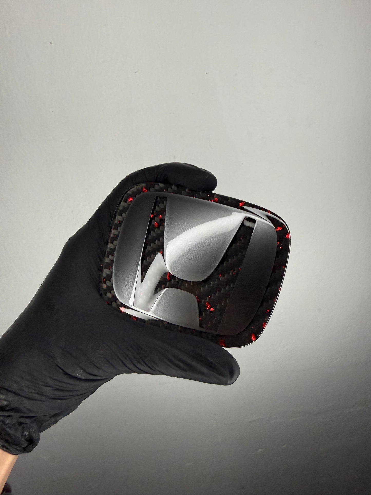 (Custom) Grey Metallic+Red Flakes Honda Dry Carbon Emblem