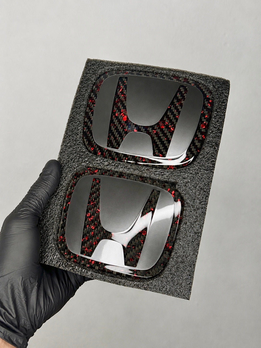 (Custom) Grey Metallic+Red Flakes Honda Dry Carbon Emblem