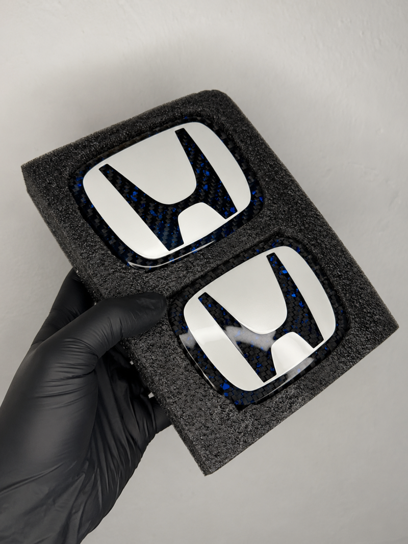 (Custom) Pearl White+Blue Flakes Honda Dry Carbon Emblem