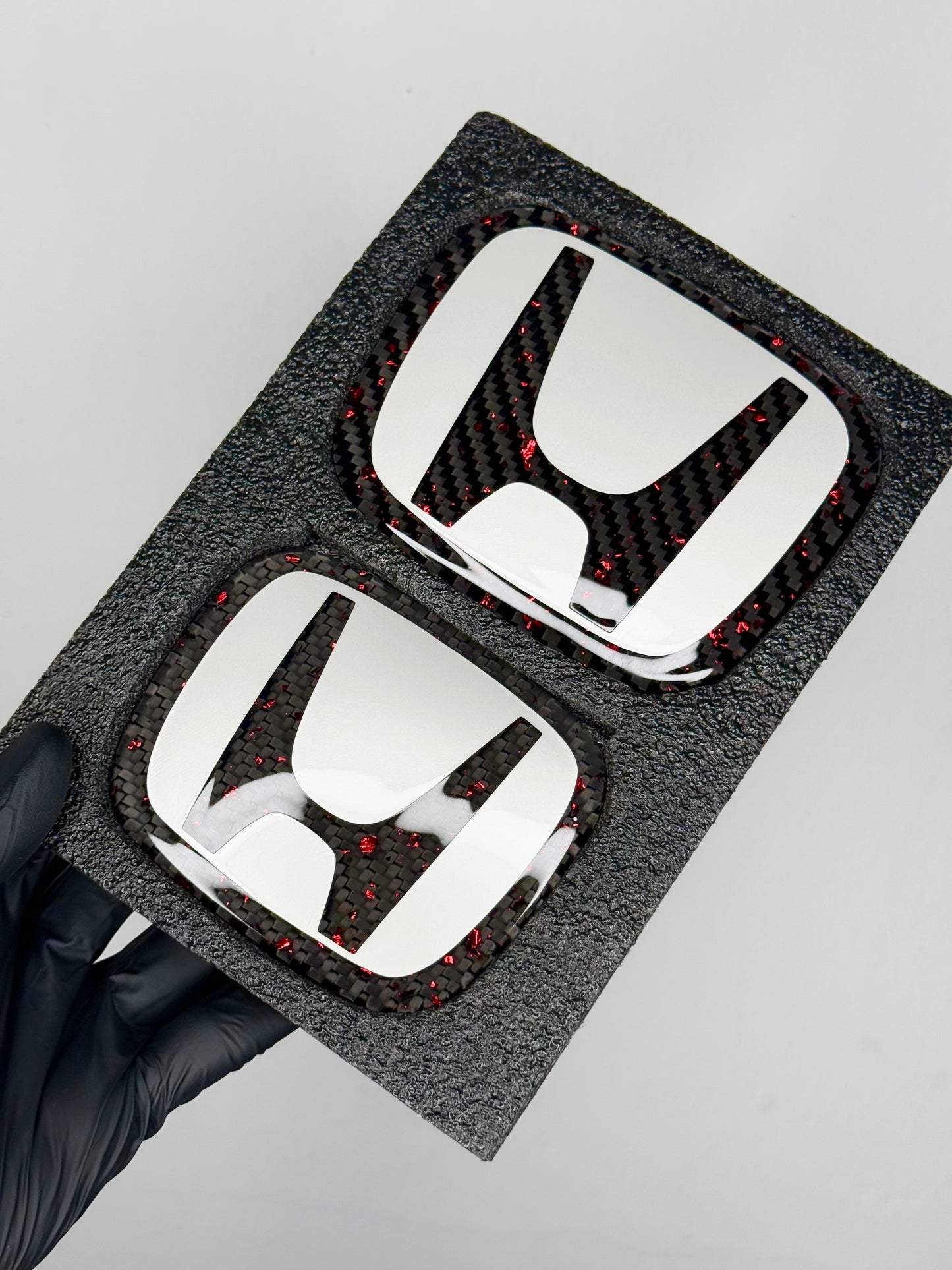 (Custom) Pearl White+Red Flakes Honda Dry Carbon Emblem
