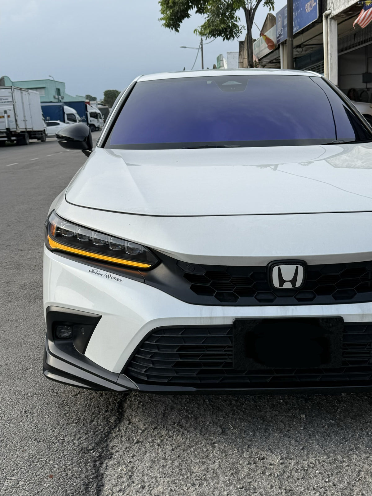 Pearl White Series Honda Dry Carbon Emblem